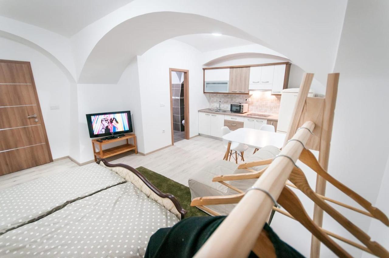 The Maze Apartment Любляна Экстерьер фото