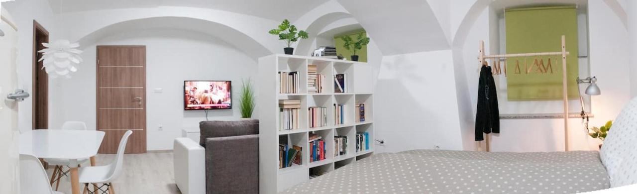 The Maze Apartment Любляна Экстерьер фото