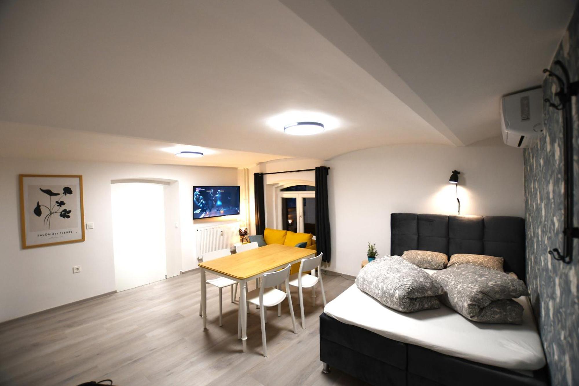 The Maze Apartment Любляна Экстерьер фото