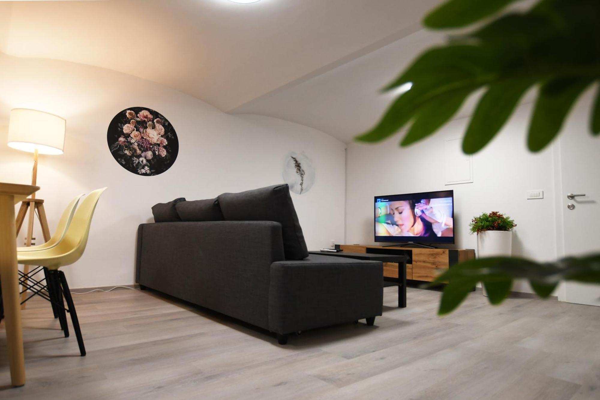 The Maze Apartment Любляна Экстерьер фото