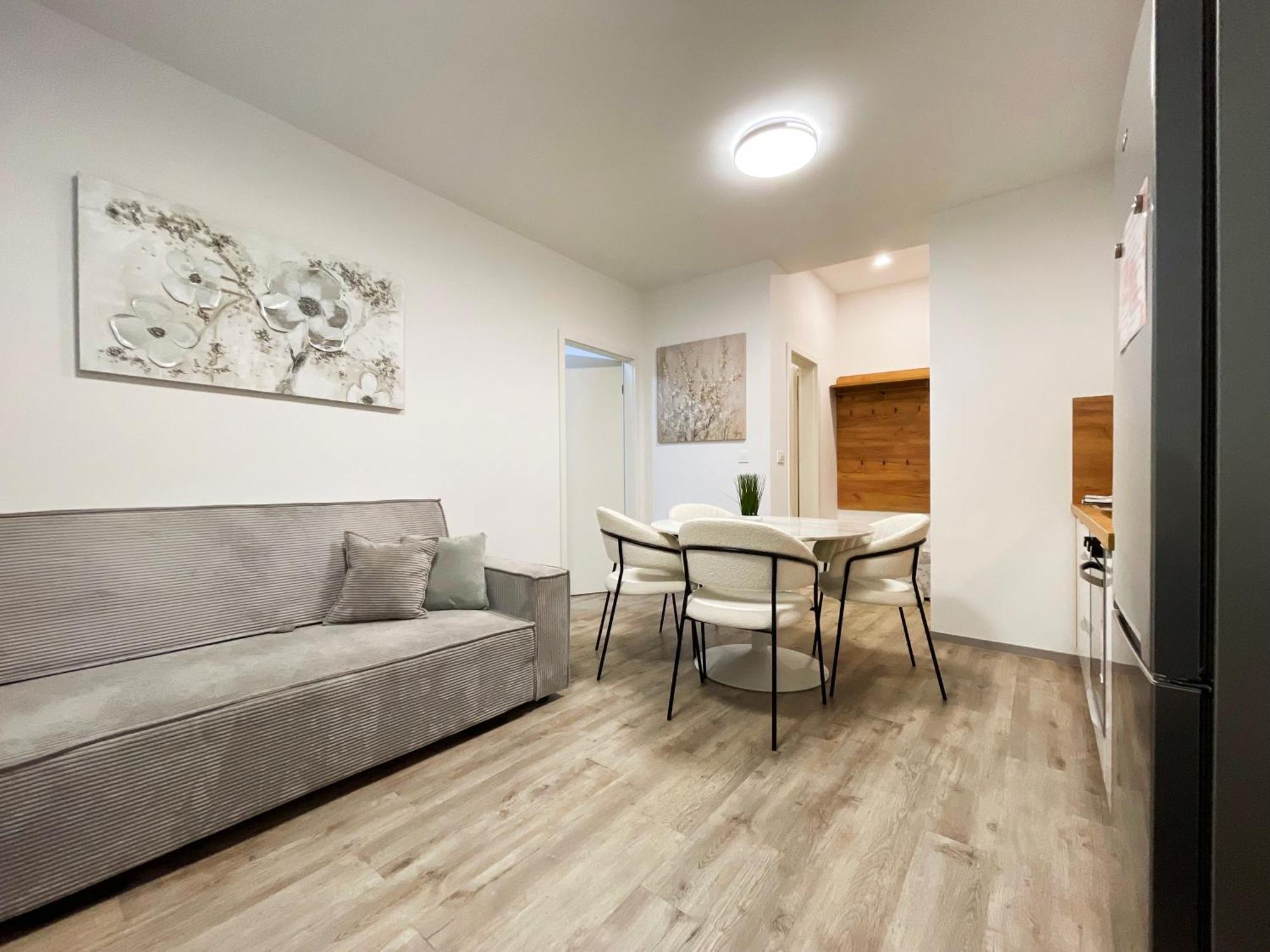 The Maze Apartment Любляна Экстерьер фото